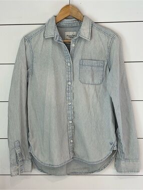 AE Chambray Blue/White Striped Shirt/ old money clean girl 100% cotton